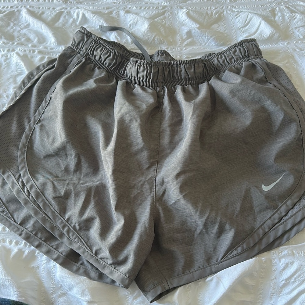 grey nike shorts